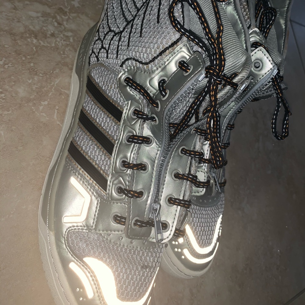 All grey Jeremy Scott 3M